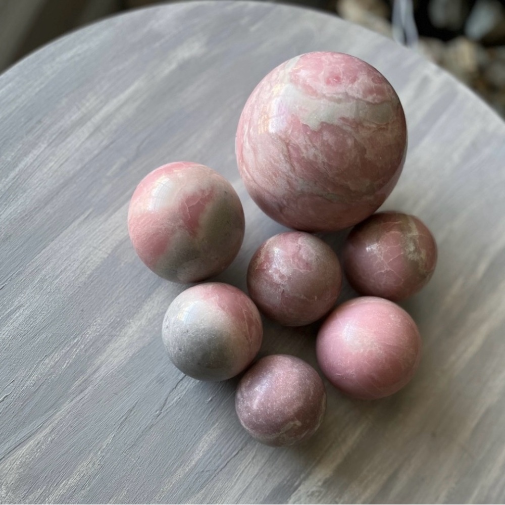 Pink opal sphere - Picture 4 of 9